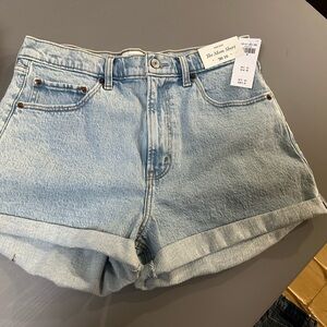 Brand new, never worn size 10, mom shorts from Abercrombie